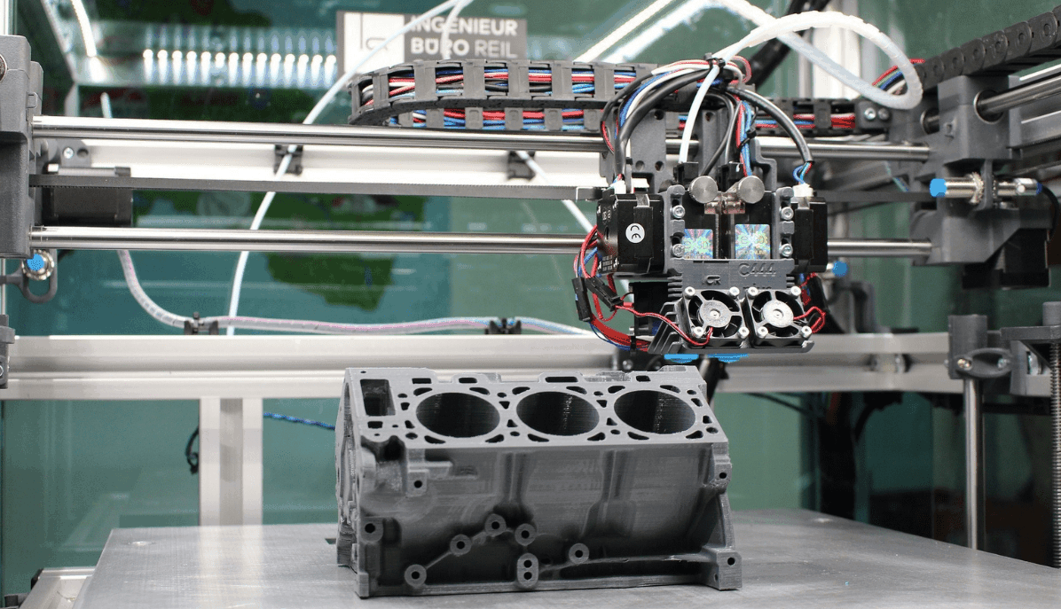 Roboter in einem Produktionsbetrieb als Indikator für Industrie 4.0