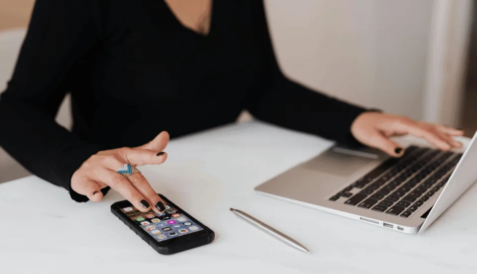 Rechnungsprüfung digital am Laptop durchführen