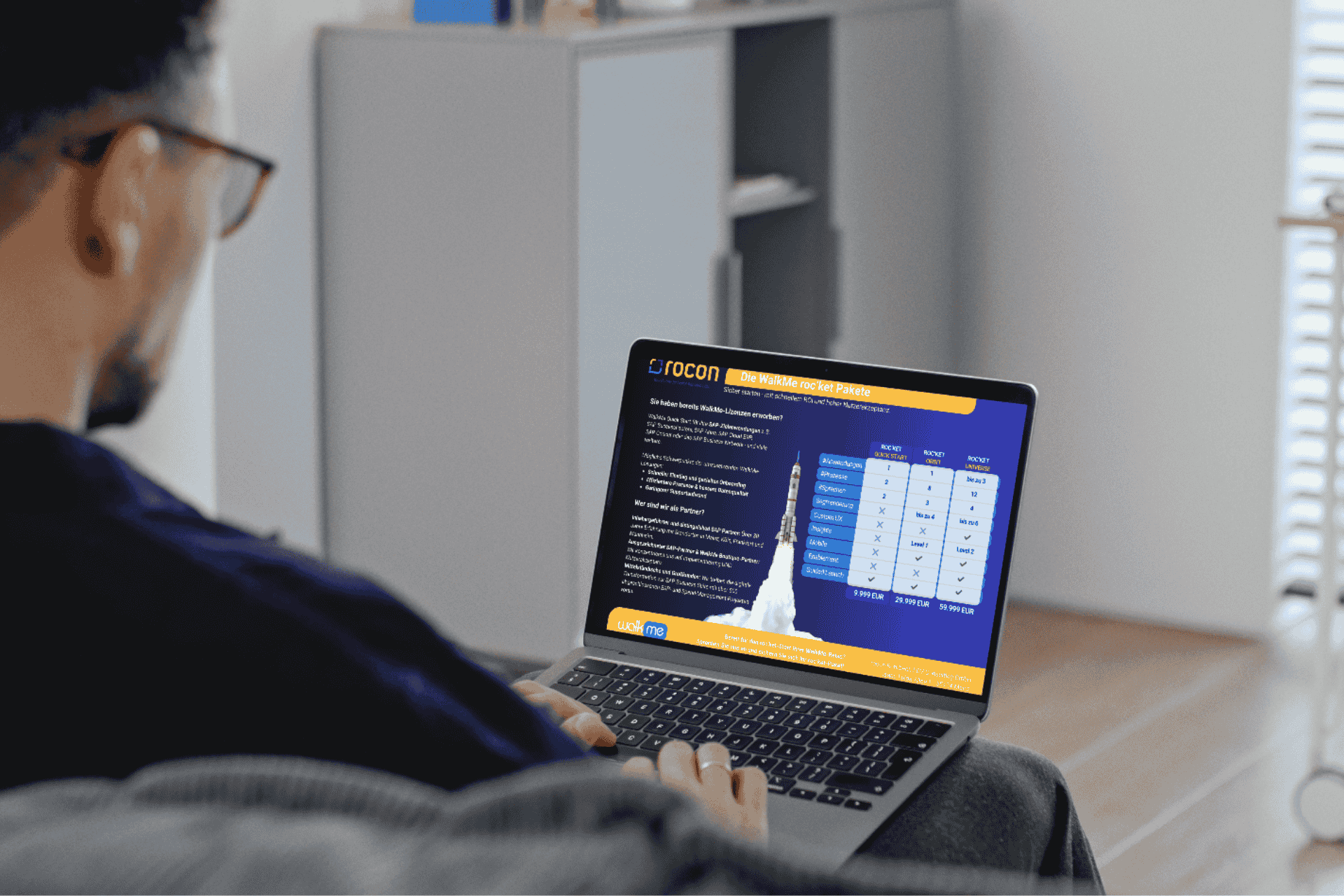 Mockup rocket Service