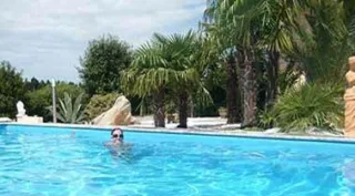Roos Swimmingpool 3 378x209